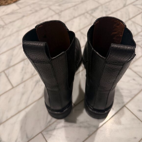 Reformation Katerina Black Leather Lug Sole Chelsea Boots Size 7.5 - Picture 3 of 4